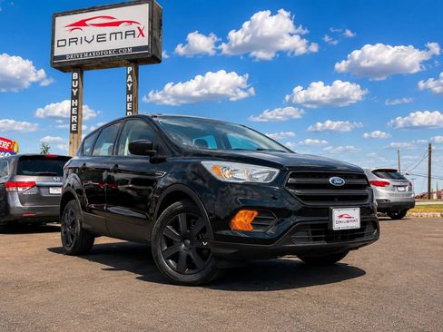 Used 2017 Ford Escape S FWD image 1