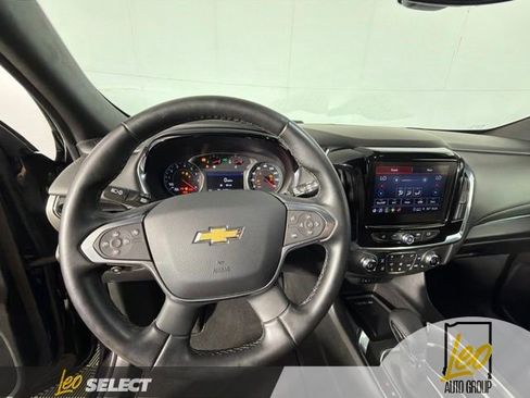 Used 2023 Chevrolet Traverse LT FWD image 14