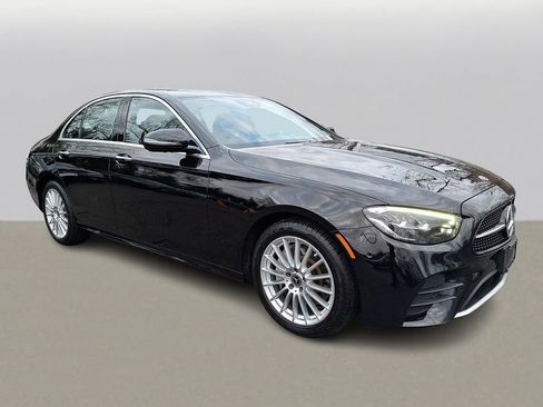 Used 2022 Mercedes-Benz E 350 4MATIC Sedan image 2