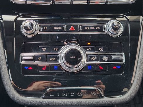 Used 2022 Lincoln Corsair FWD w/ Equipment Group 101A image 18