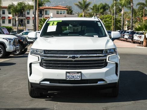 Used 2023 Chevrolet Suburban LT w/ Luxury Package RWD image 2
