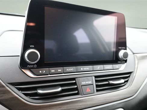 Used 2025 Nissan Altima 2.5 SV FWD image 23