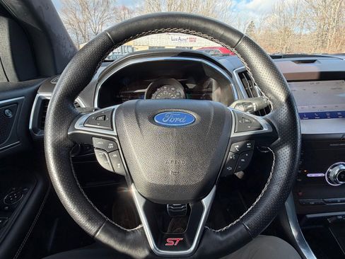 Used 2020 Ford Edge ST w/ Cold Weather Package image 10