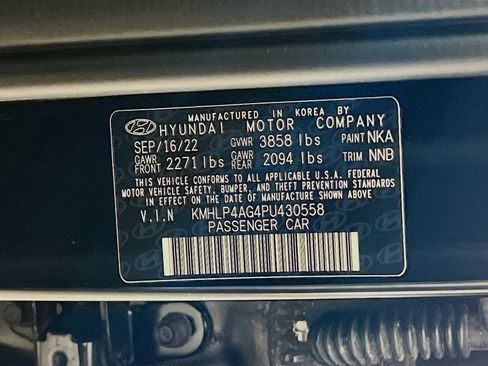 Certified 2023 Hyundai Elantra Limited image 33