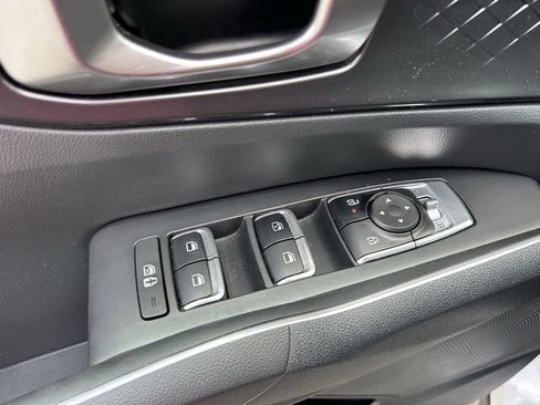 Used 2024 Kia Sorento LX FWD image 22