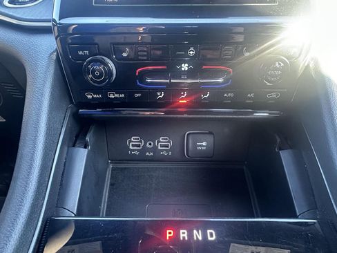 Used 2024 Jeep Grand Cherokee Altitude image 28