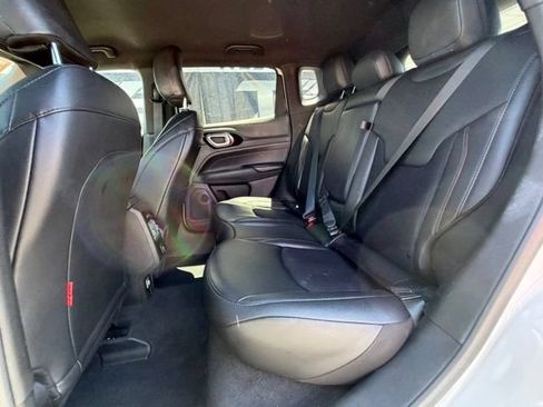 Used 2025 Jeep Compass Trailhawk AWD/4WD image 14