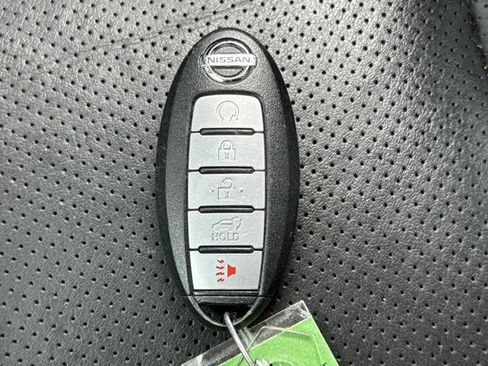 Used 2018 Nissan Rogue SL FWD image 25
