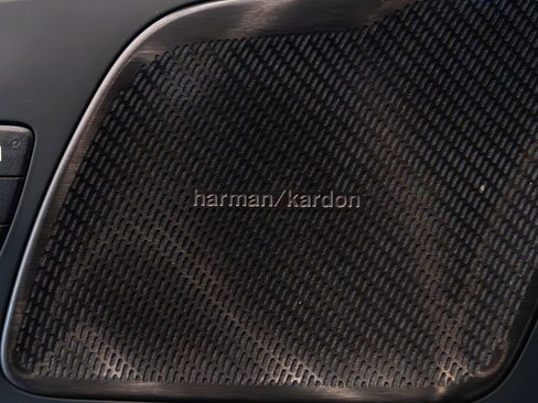 Used 2023 Volvo XC60 T8 Ultimate w/ Climate Package image 15