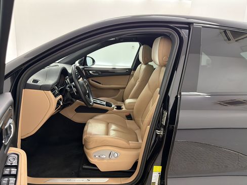 Used 2023 Porsche Macan S AWD/4WD image 5