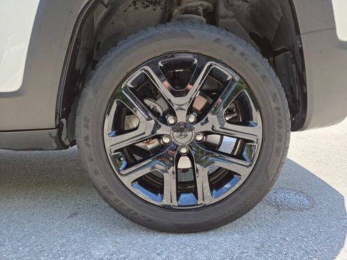 Used 2023 Jeep Renegade Altitude AWD/4WD image 17