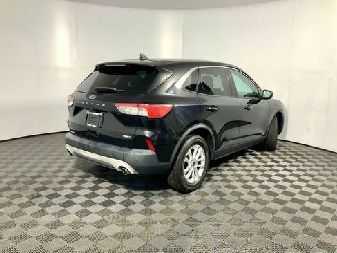 Used 2020 Ford Escape SE image 17
