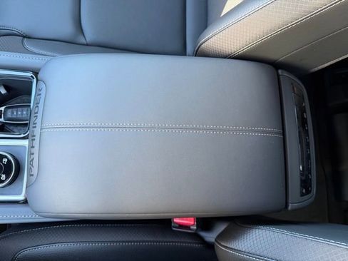 New 2026 Nissan Pathfinder SL w/ SL Premium Package image 26