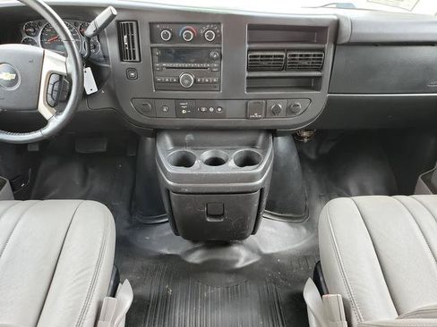 Used 2017 Chevrolet Express 2500 RWD image 14