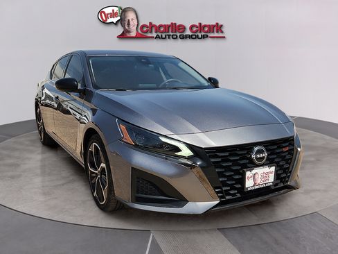 Used 2024 Nissan Altima 2.5 SR FWD image 7
