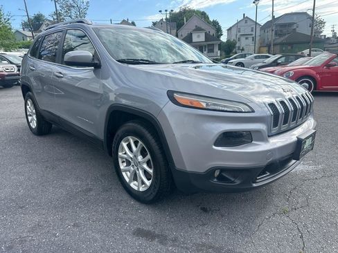 Used 2014 Jeep Cherokee Latitude w/ Comfort/Convenience Group AWD/4WD image 8