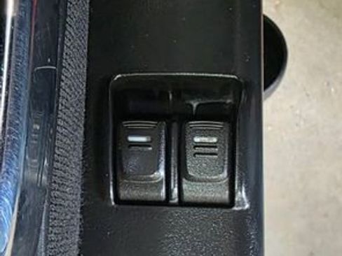 Used 2010 GMC Canyon SLE w/ Power Convenience Package image 11