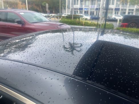 Used 2011 Mercedes-Benz SL 550 image 6