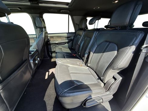 Used 2021 Ford Expedition Max Limited RWD image 16