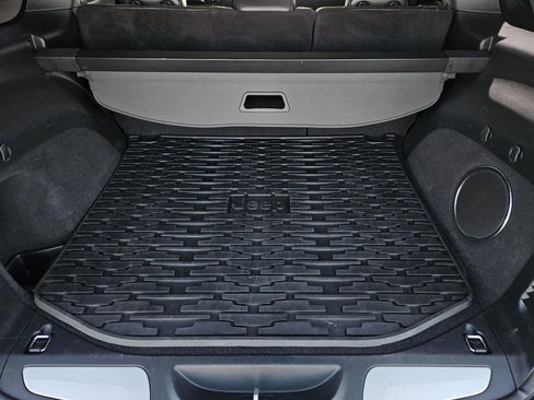 Used 2020 Jeep Grand Cherokee Summit image 12