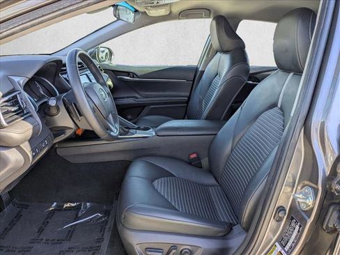 Used 2020 Toyota Camry SE w/ Carpet Mat Package image 15
