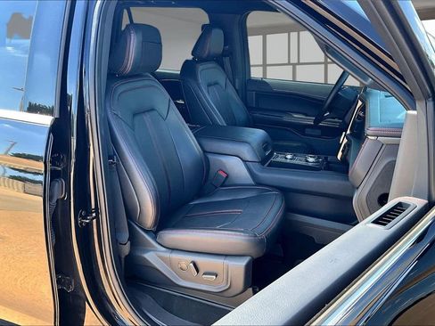 Used 2024 Ford Expedition Limited AWD/4WD image 7