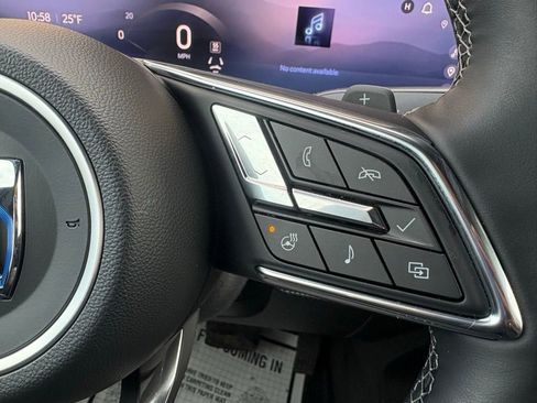 Used 2025 Buick Enclave Sport Touring w/ Power Package image 30