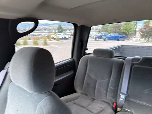 Used 2004 Chevrolet Silverado 2500 LS AWD/4WD image 23