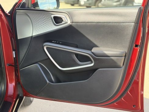 Used 2022 Kia Soul LX w/ Technology Package image 25