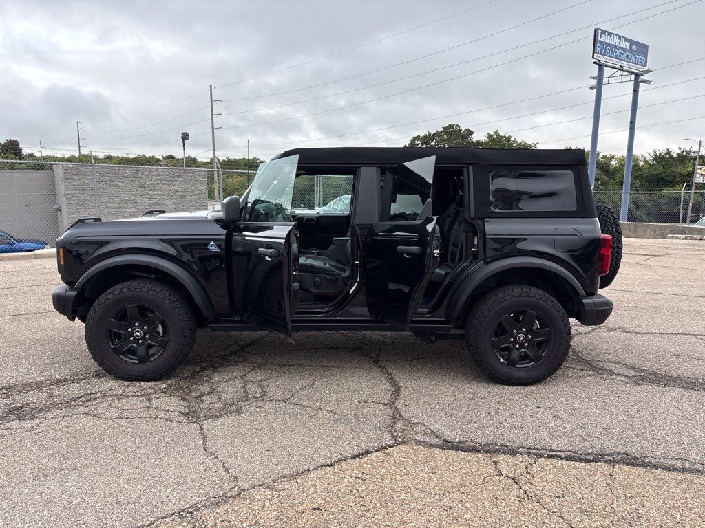Used 2024 Ford Bronco Black Diamond AWD/4WD image 4