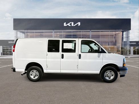 Used 2024 Chevrolet Express 2500 w/ Driver Convenience Package image 9