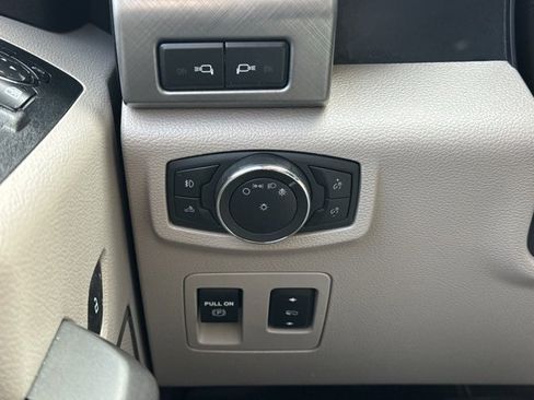 Used 2020 Ford F150 Limited w/ Trailer Tow Package image 27