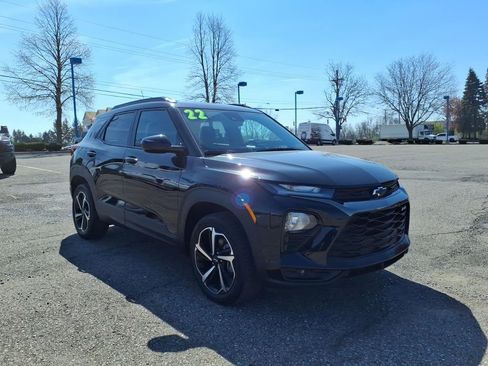 Used 2022 Chevrolet TrailBlazer RS w/ Technology Package AWD/4WD image 3