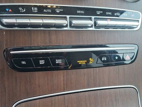 Used 2022 Mercedes-Benz GLC 300 4MATIC image 24