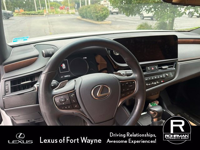 Used 2025 Lexus ES 350 w/ Accessory Package (Z1) FWD image 13