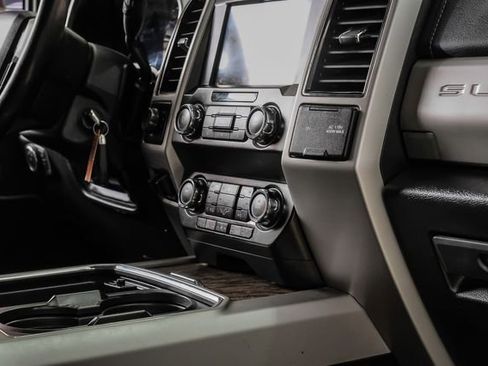 Used 2019 Ford F250 Lariat w/ Lariat Value Package image 19