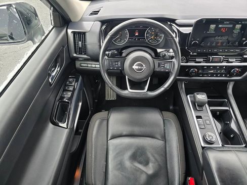 Used 2022 Nissan Pathfinder SL AWD/4WD image 18