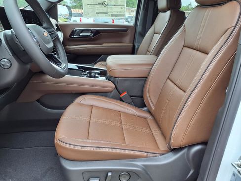 New 2026 Chevrolet Suburban High Country RWD image 12