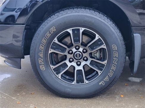 Used 2022 Nissan Titan SV w/ Accessory Utility Package image 22