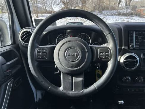 Used 2018 Jeep Wrangler Sahara w/ Connectivity Group image 7