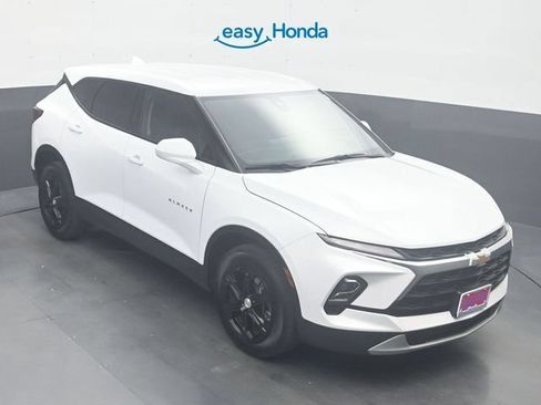Used 2025 Chevrolet Blazer LT AWD/4WD image 18