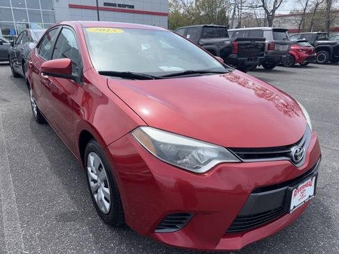 Used 2015 Toyota Corolla LE FWD image 2