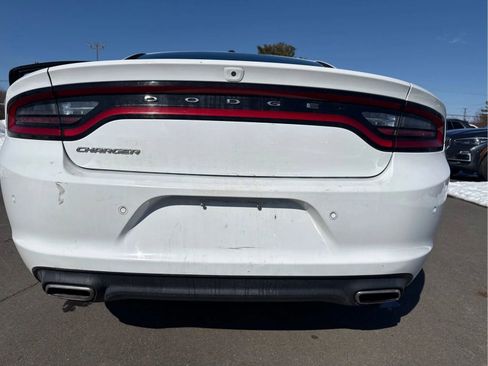 Used 2019 Dodge Charger SXT image 23