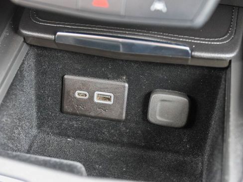 Used 2024 Cadillac XT4 Premium Luxury image 24