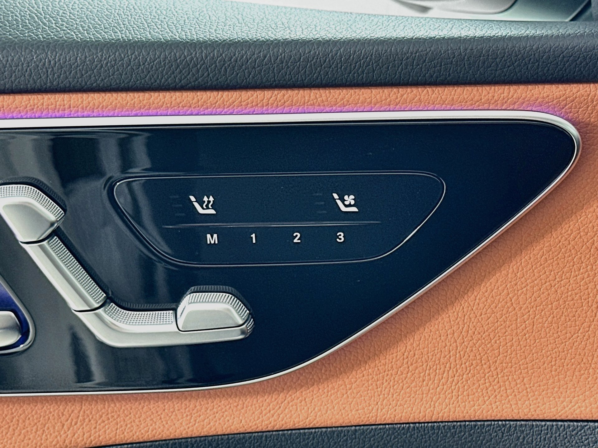 Used 2025 Mercedes-Benz C 300 Sedan image 21