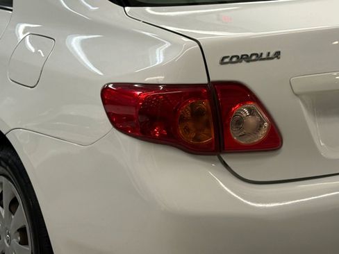 Used 2010 Toyota Corolla LE image 12