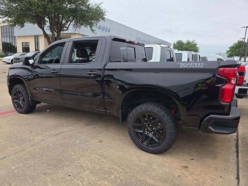 Used 2024 Chevrolet Silverado 1500 LT Trail Boss w/ LT Trail Boss Premium Package AWD/4WD image 2