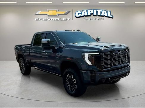 Used 2025 GMC Sierra 2500 Denali Ultimate AWD/4WD image 8