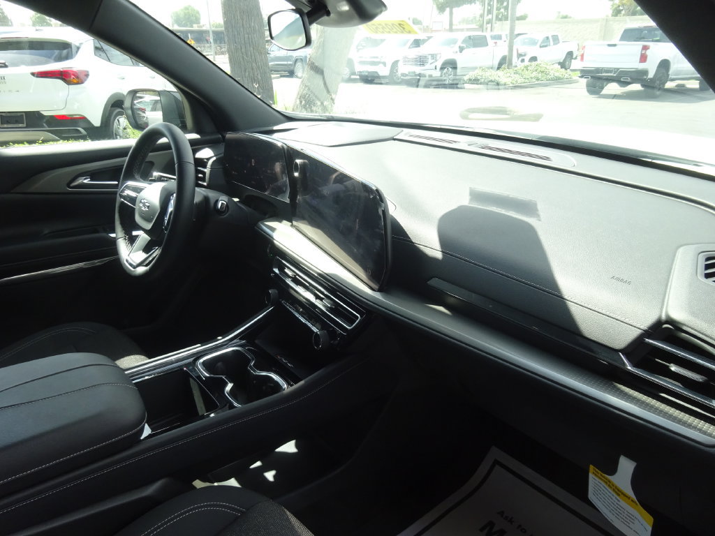 Used 2026 Chevrolet Traverse LT w/ Midnight/Sport Edition FWD image 14