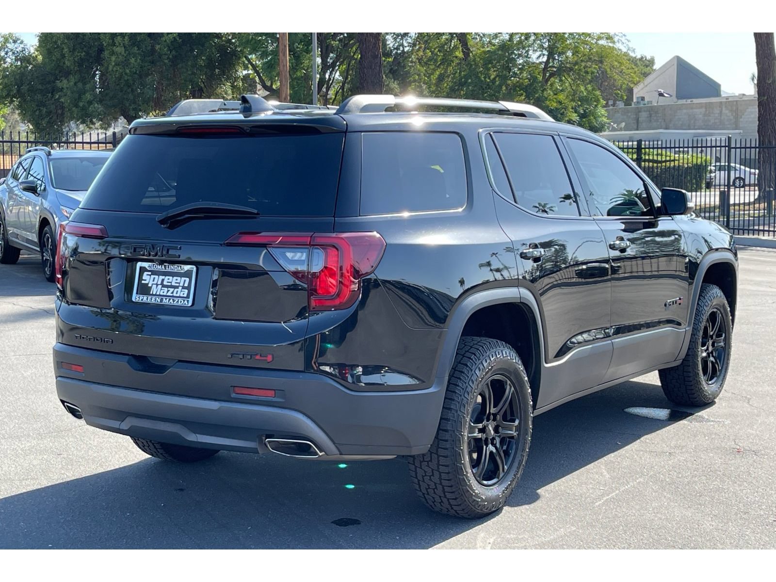 Used 2021 GMC Acadia AT4 w/ Technology Package AWD/4WD image 7